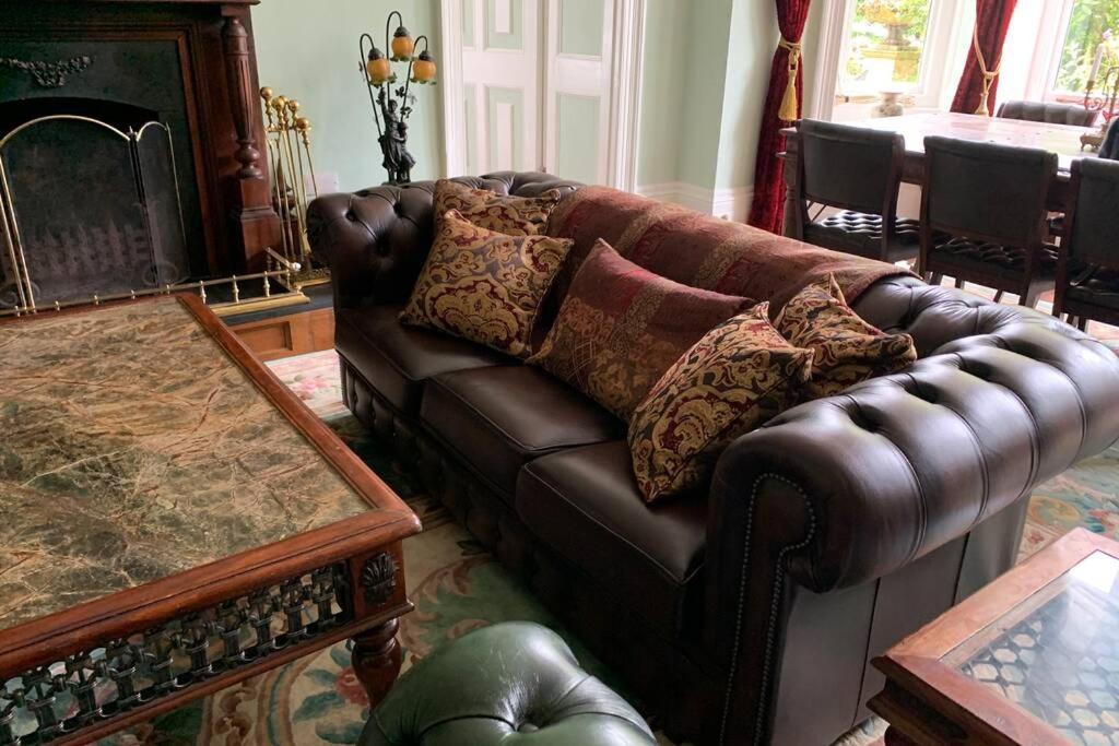 Luxurious Apartment In Historic Mansion - Sleeps 7 Ladock Bagian luar foto