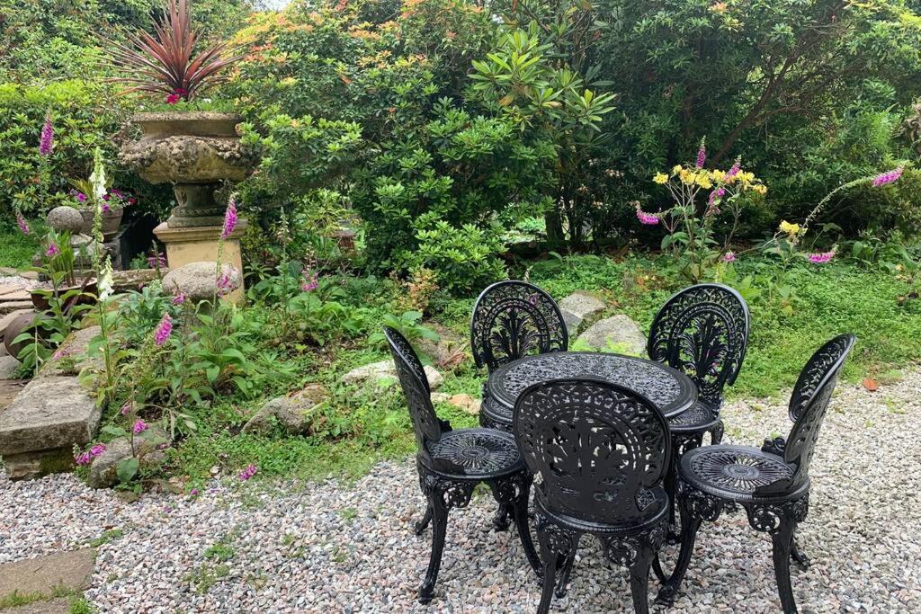 Luxurious Apartment In Historic Mansion - Sleeps 7 Ladock Bagian luar foto