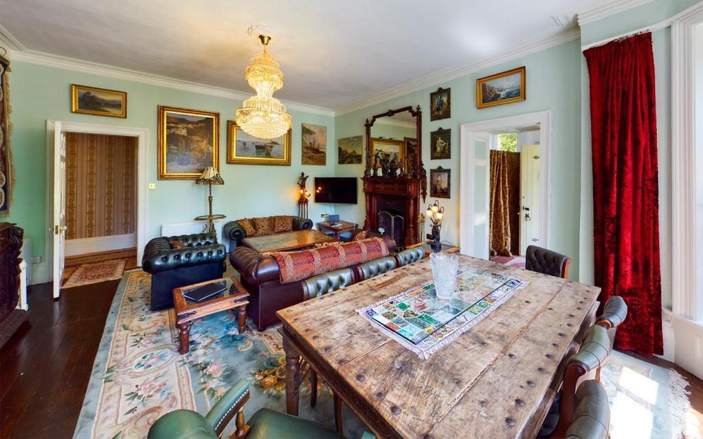 Luxurious Apartment In Historic Mansion - Sleeps 7 Ladock Bagian luar foto