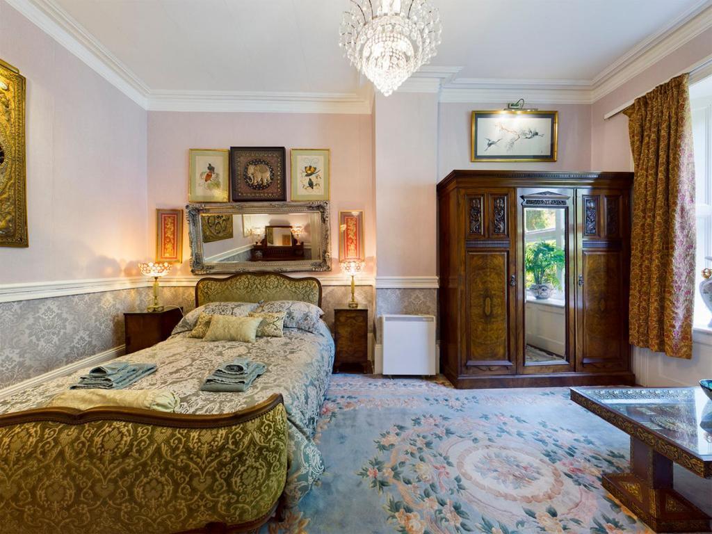Luxurious Apartment In Historic Mansion - Sleeps 7 Ladock Bagian luar foto